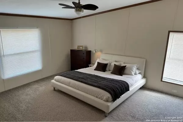 Pleasanton, TX 78064,207 Persimmon