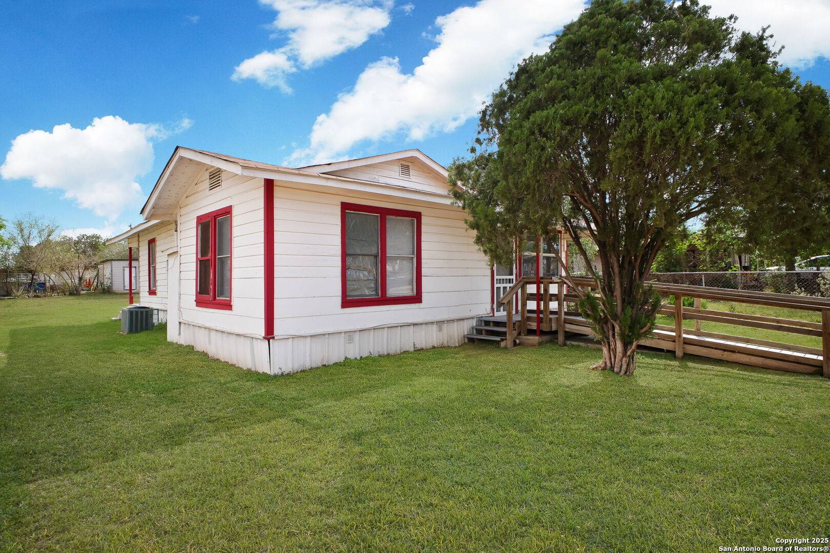 Dilley, TX 78017,229 Colungo St.