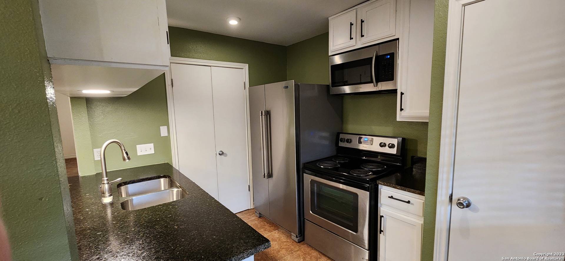 8611 Datapoint Dr UNIT 59, San Antonio, TX 78229-3252