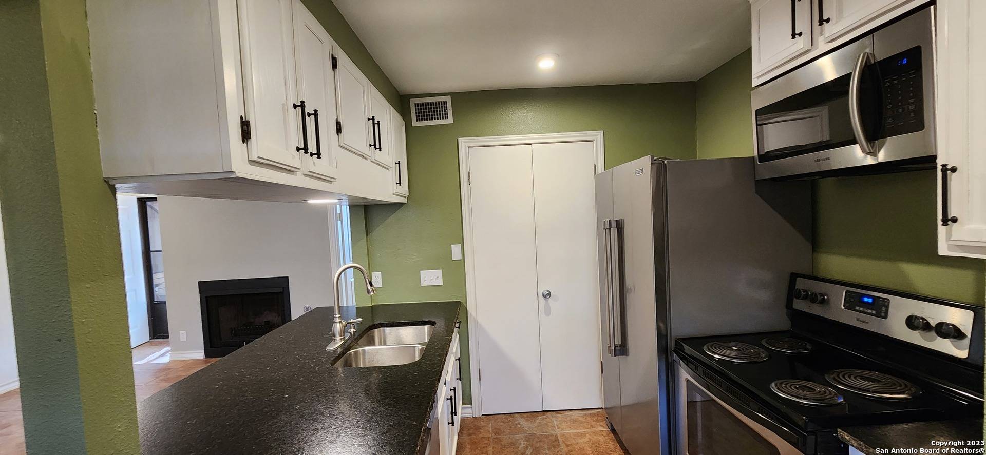 San Antonio, TX 78229-3252,8611 Datapoint Dr UNIT 59