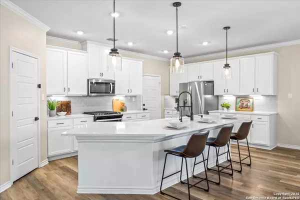Helotes, TX 78023,11334 Hill Top Bend