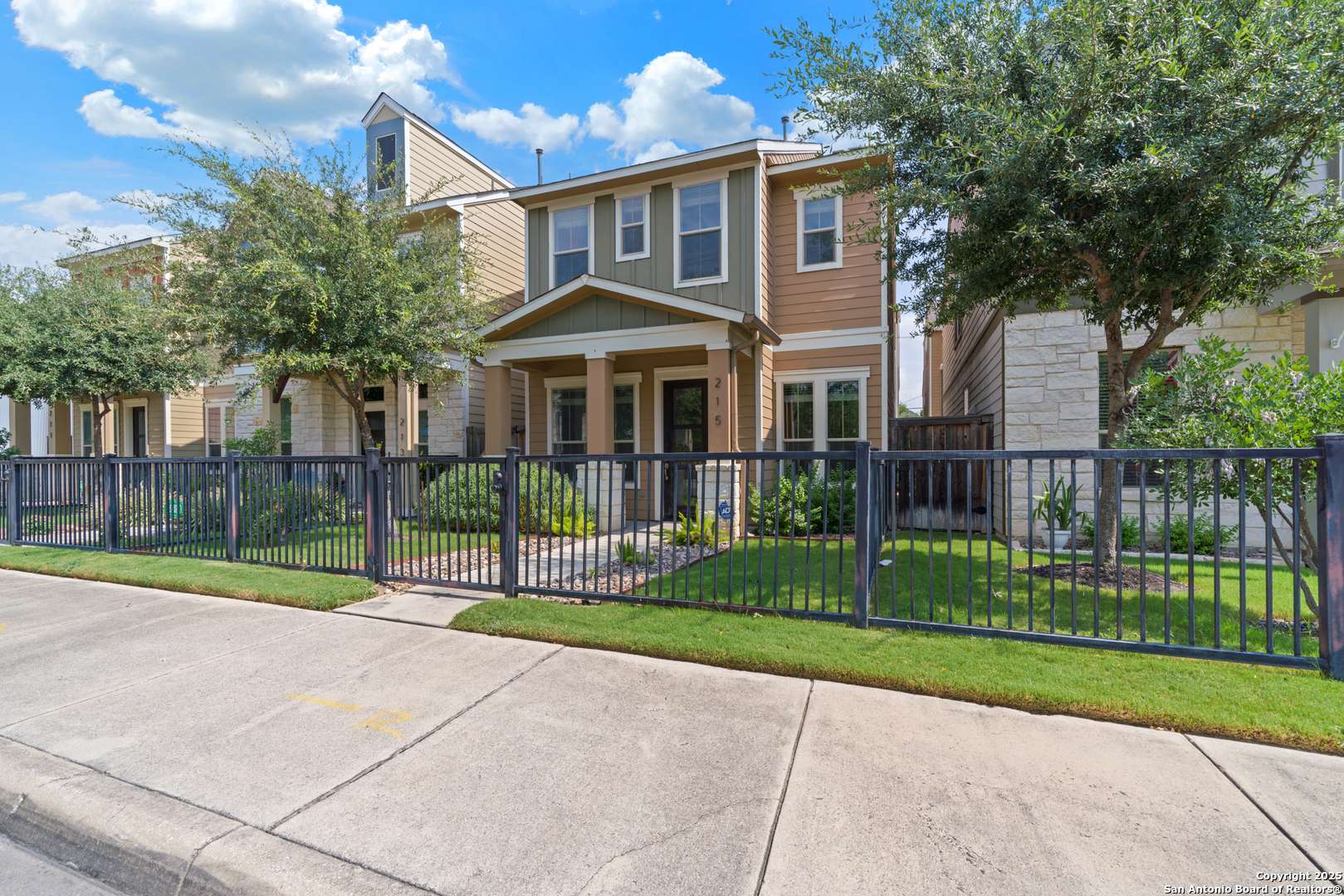 San Antonio, TX 78212-3918,215 COURTLAND PL