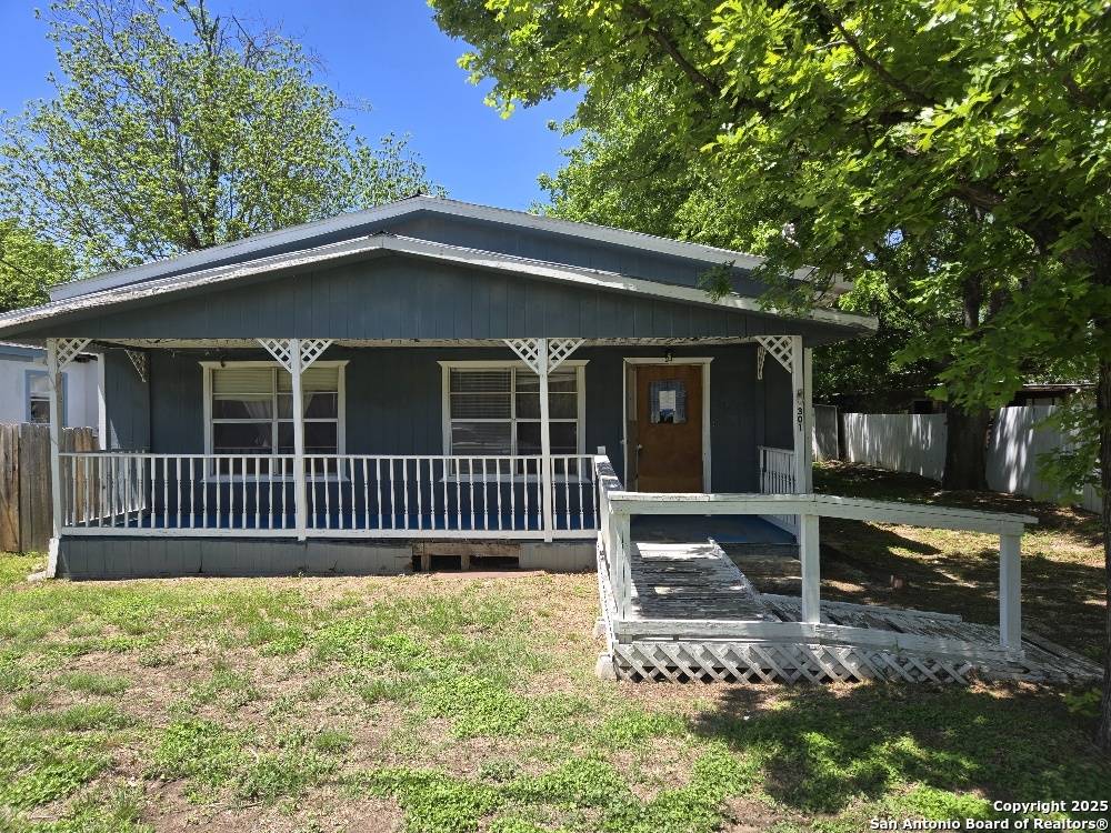 Ingram, TX 78025,301 Ingram