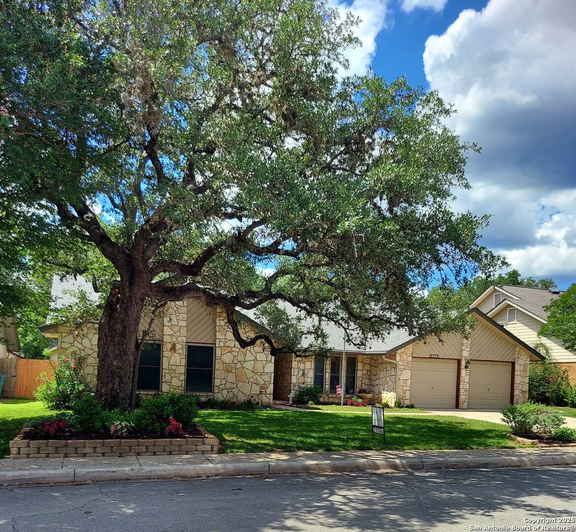 2823 bee cave, San Antonio, TX 78231