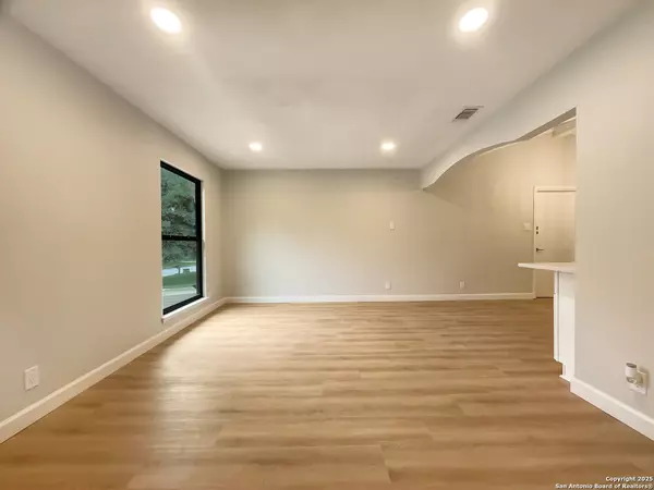 San Antonio, TX 78232,1722 Searcy