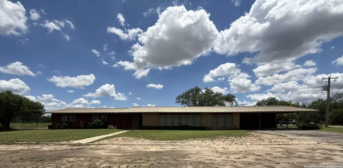 Crystal City, TX 78839,520 N 12th