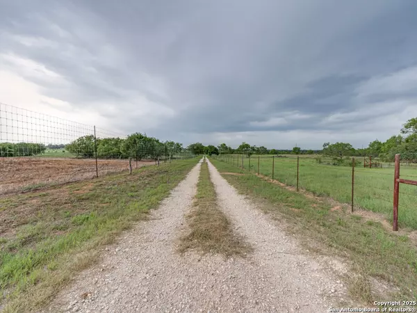 Pleasanton, TX 78064,315 Simon