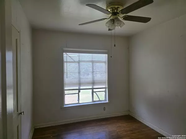 San Antonio, TX 78223,3218 E Southcross