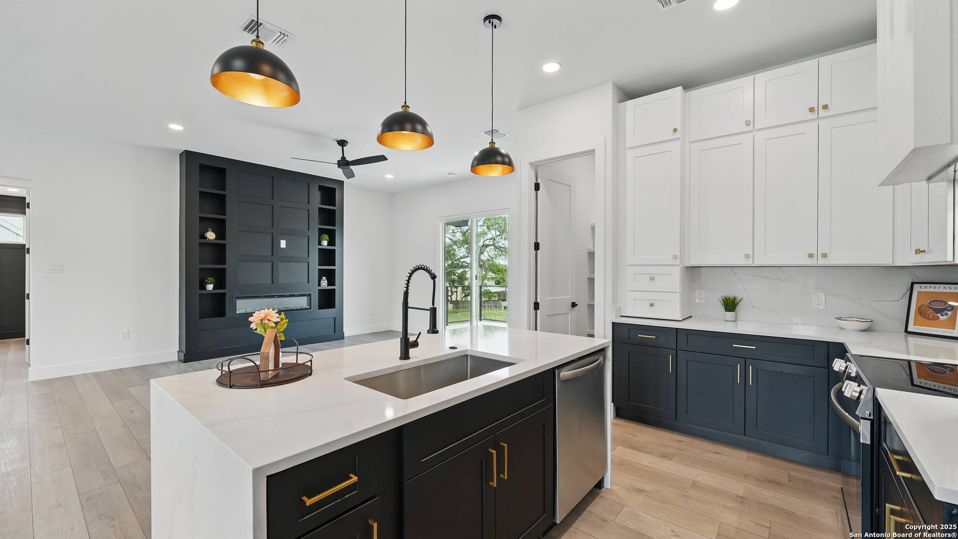 Boerne, TX 78006,104 Creede St