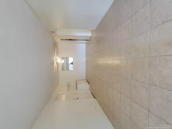 San Antonio, TX 78217,8702 Village Dr UNIT 204