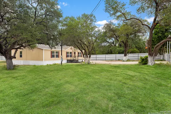 Lytle, TX 78052,823 County Road 6850