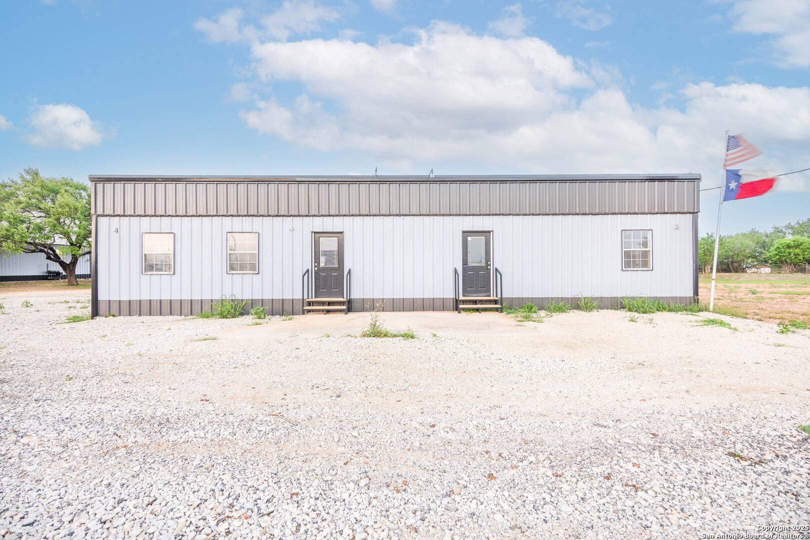 Jourdanton, TX 78026,3215 Zanderson