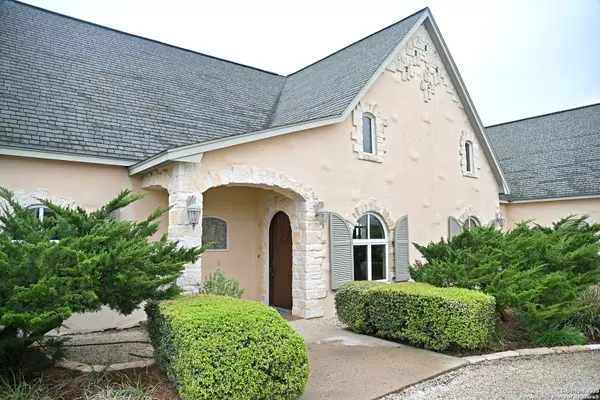 Cuero, TX 77954,5904 Old Yoakum Road