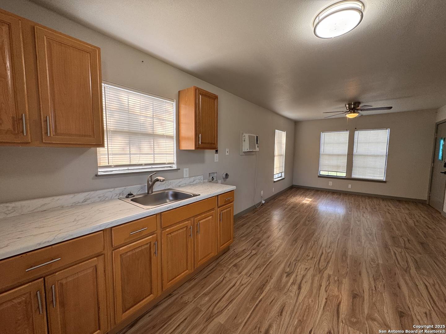 San Antonio, TX 78223,1523 SOUTHCROSS BLVD UNIT 2