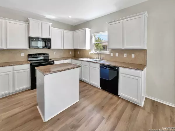 Schertz, TX 78108,737 Hightrail
