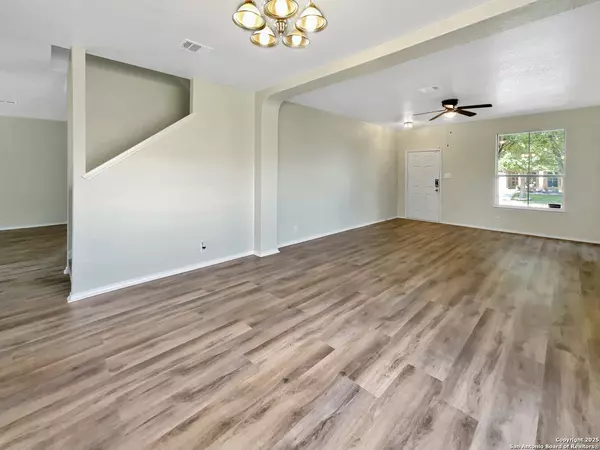 Schertz, TX 78108,737 Hightrail