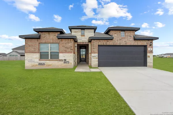 140 Cherrybark Oak, Castroville, TX 78009
