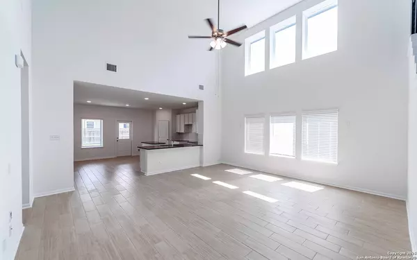 Seguin, TX 78155,1236 Sweden