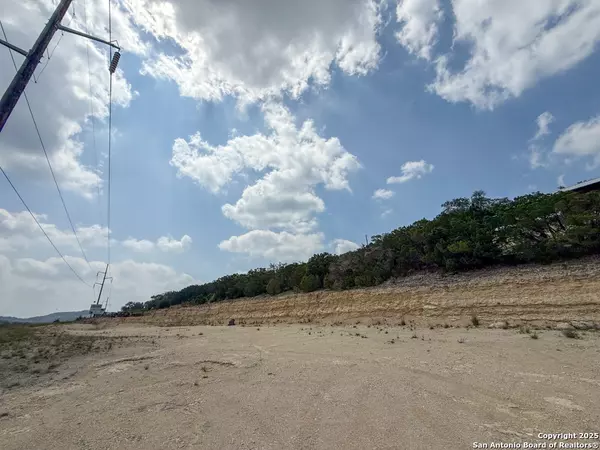 Canyon Lake, TX 78133,687 Valley Haven