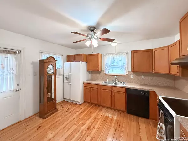 Lytle, TX 78052,18602 N Prairie