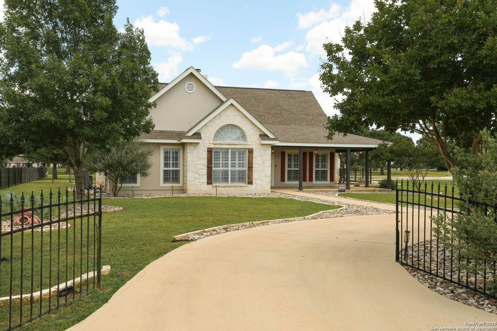 Castroville, TX 78009,1181 County Road 4516