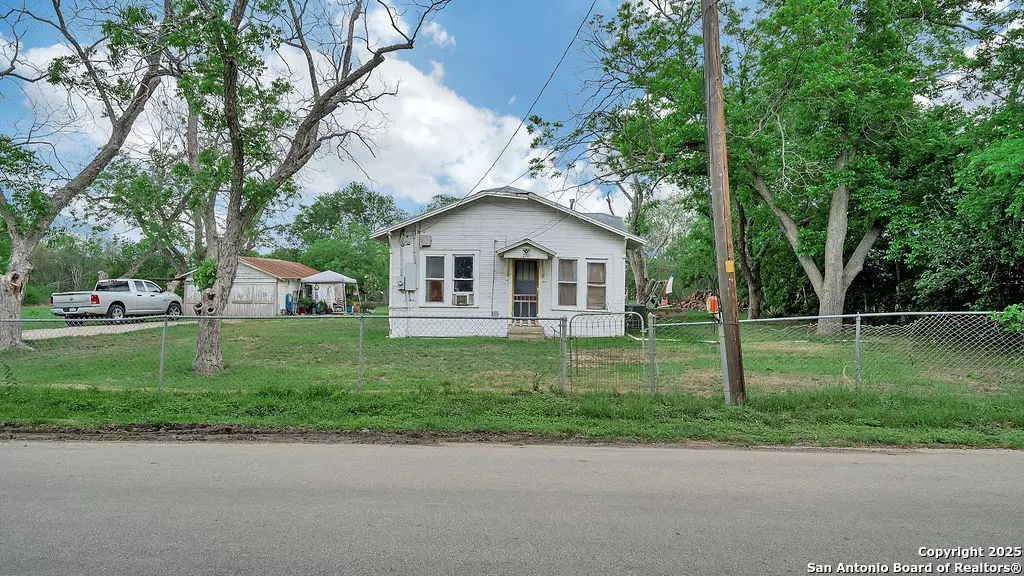 270 Country Ln, Cibolo, TX 78108