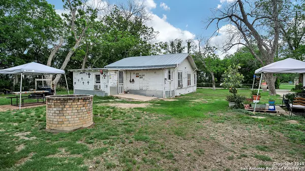 Cibolo, TX 78108,270 Country Ln