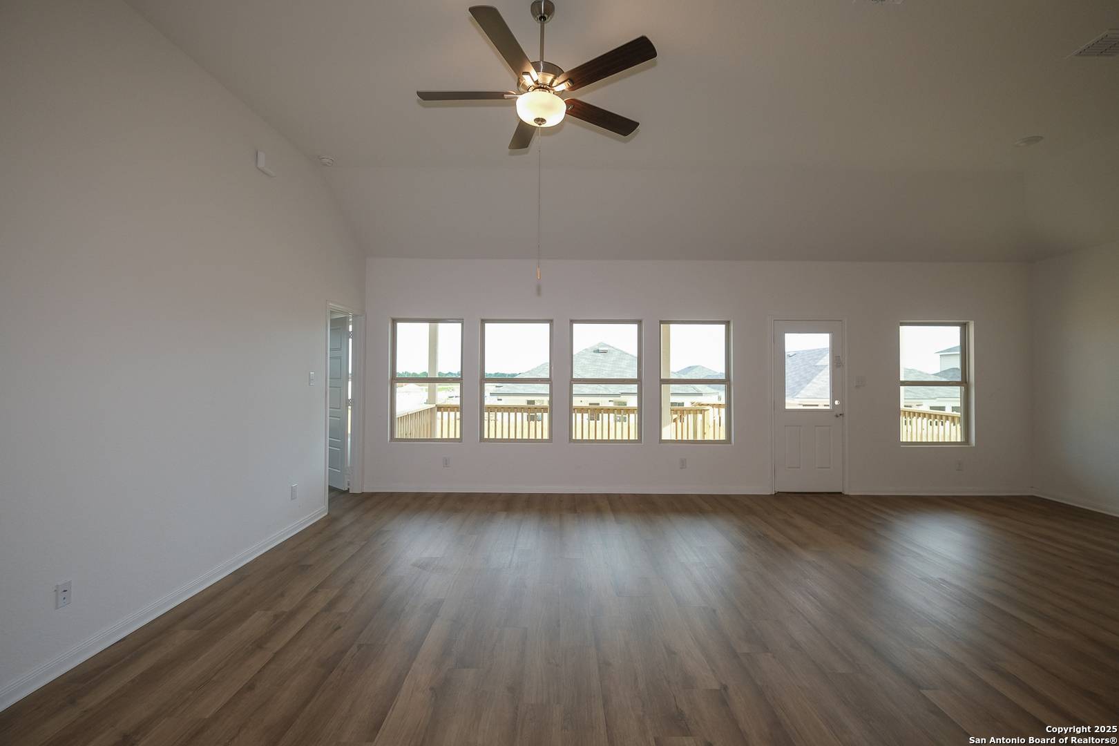 Seguin, TX 78155,1133 Water Valley
