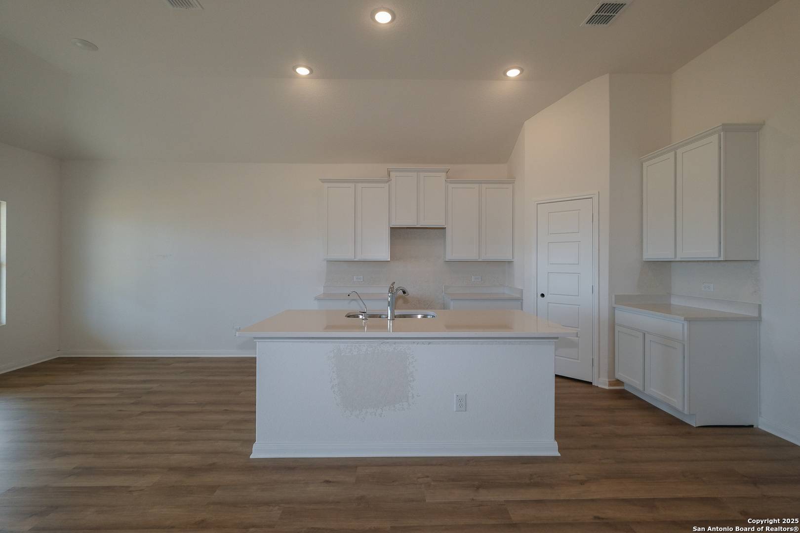 Seguin, TX 78155,1133 Water Valley