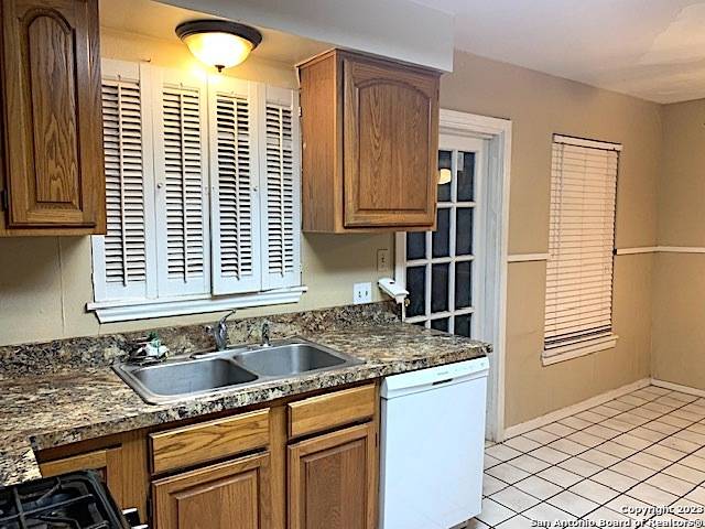 San Antonio, TX 78216,330 redcliff