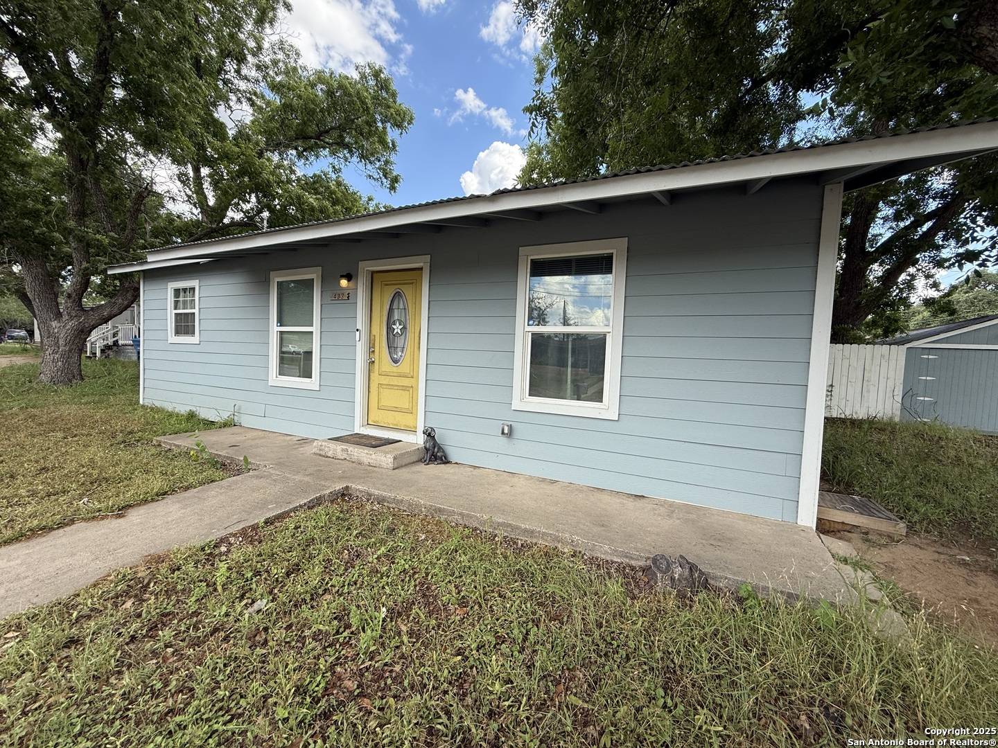 433 Adams, Pleasanton, TX 78064