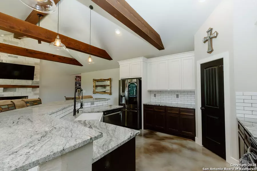 277 brown saddle, Bandera, TX 78003