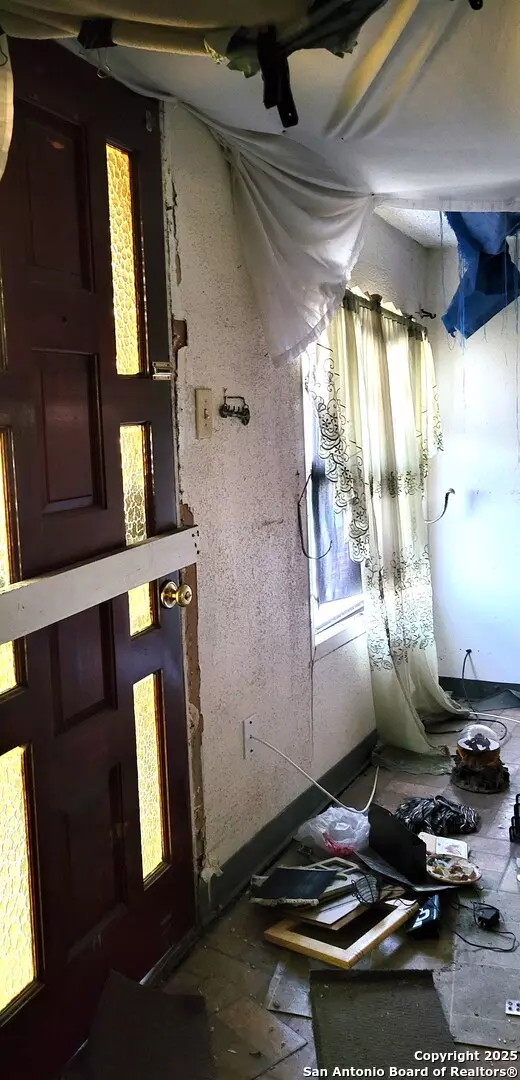 San Antonio, TX 78221