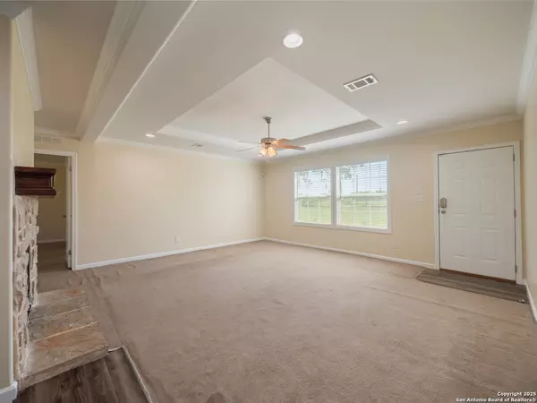 Stockdale, TX 78160,5121 County Road 427