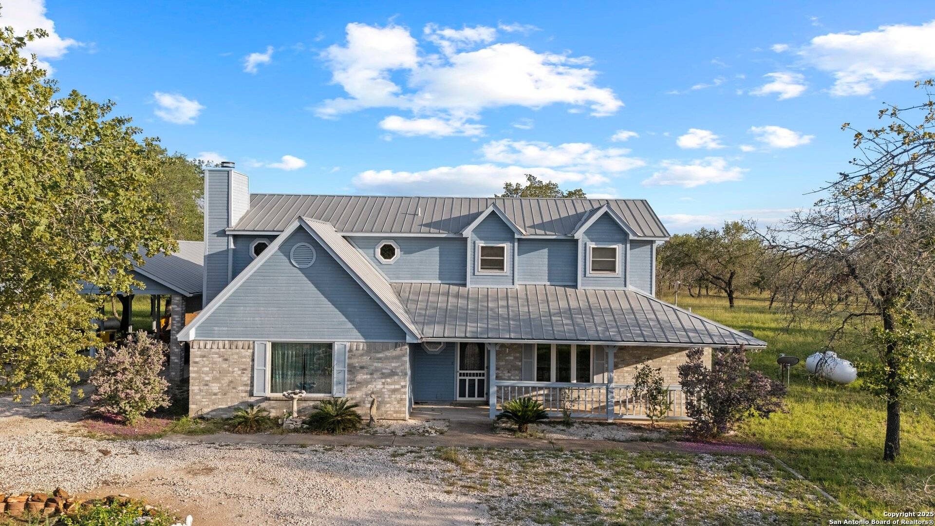 144 County Road 789, Natalia, TX 78059