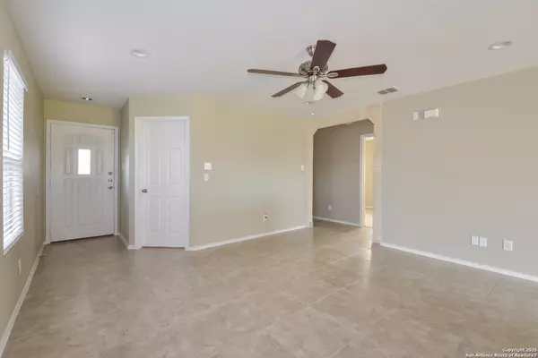 San Antonio, TX 78254,9318 Maple Silver