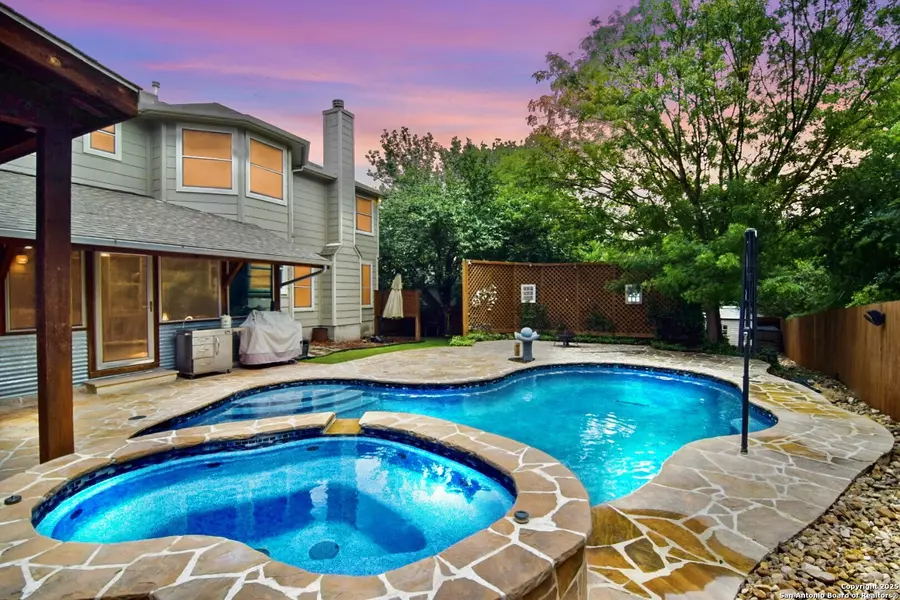 8708 LAUREL CANYON DR, Universal City, TX 78148-3491