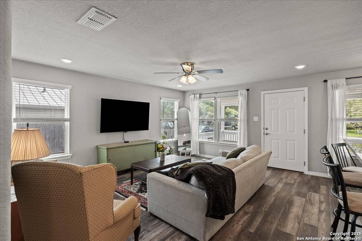 New Braunfels, TX 78130,458 Seele