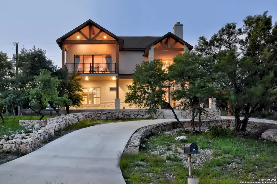2191 Grandview Forest, Canyon Lake, TX 78133