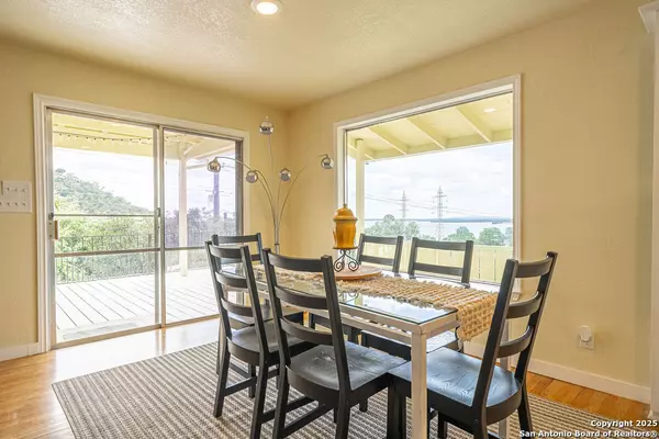 Cottonwood Shores, TX 78657,100 kings