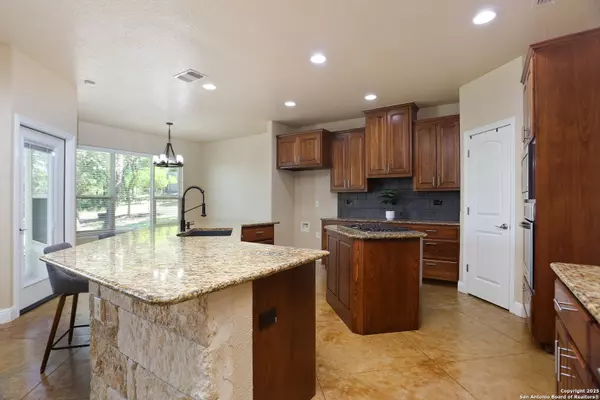 Helotes, TX 78023,12302 Calvert