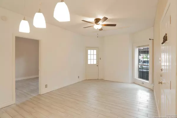 San Antonio, TX 78229,8655 Datapoint Dr UNIT 203B
