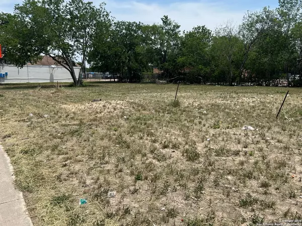 San Antonio, TX 78210,1902 Pecan Valley