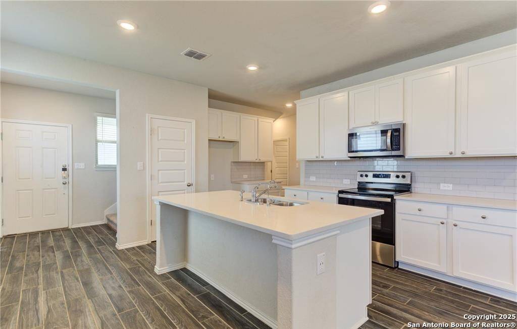 Seguin, TX 78155,2420 Dielman