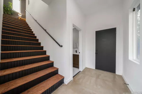 San Antonio, TX 78203,107 Harding Place #101