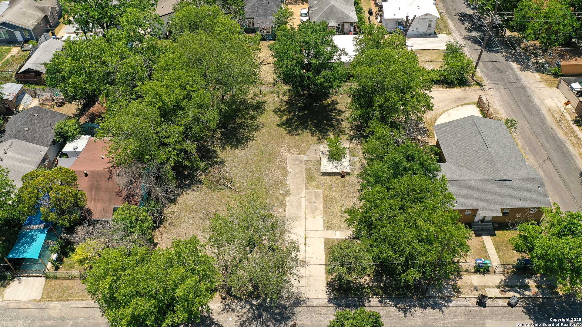 San Antonio, TX 78223,1906 Lennon