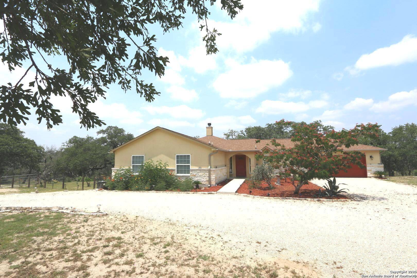 Floresville, TX 78114,421 Ringaskiddy Circle