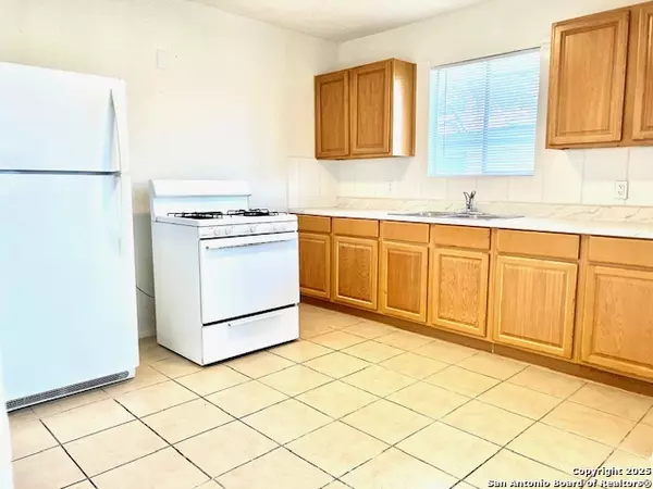 144 Villaret Blvd UNIT 154, San Antonio, TX 78221