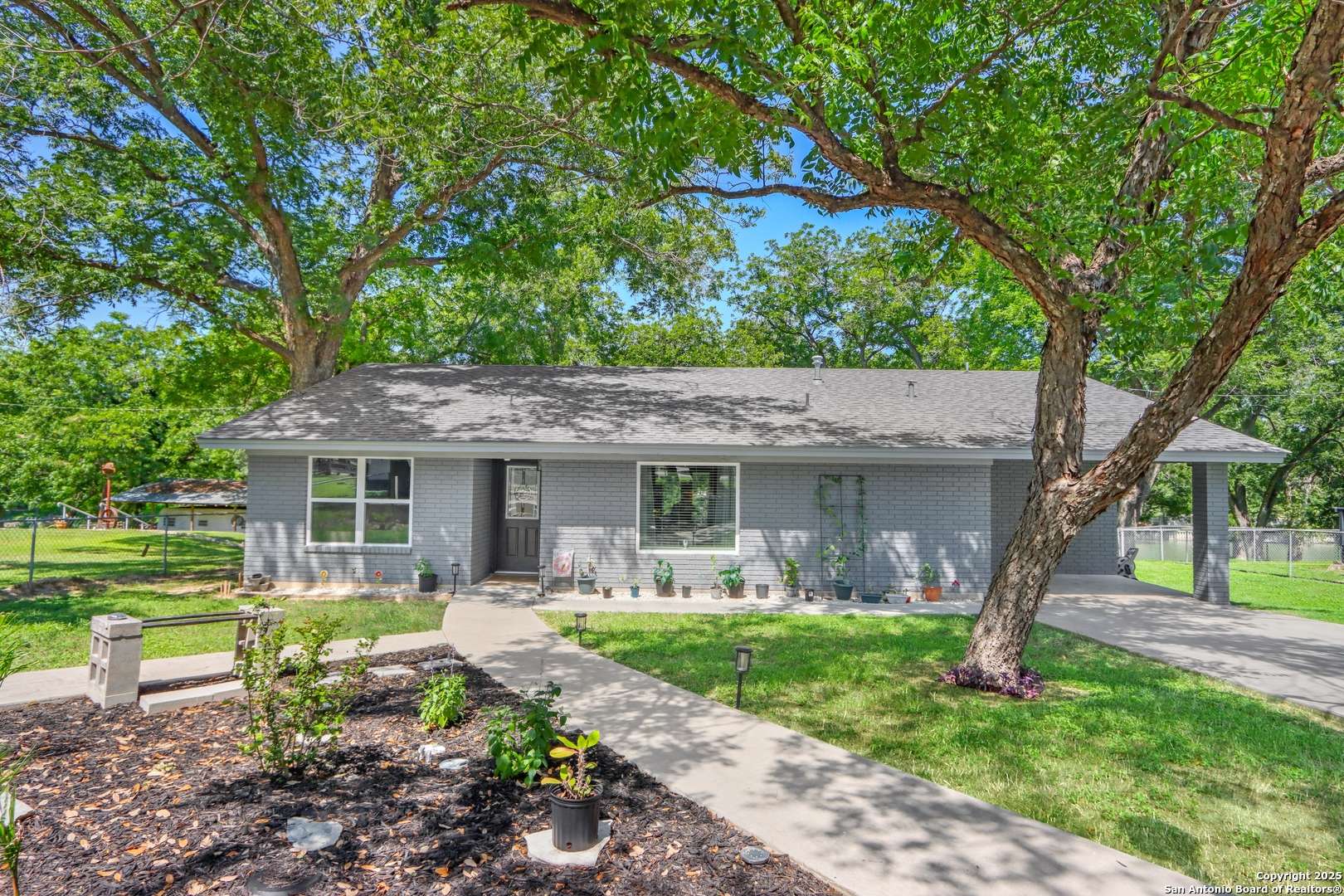 326 Riverview, Mcqueeney, TX 78123-3612