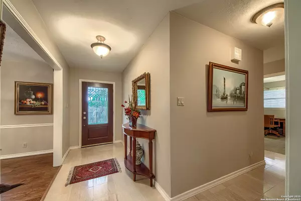 San Antonio, TX 78230,12522 Elm Country